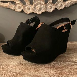 Women Black Wedges Size 6.5